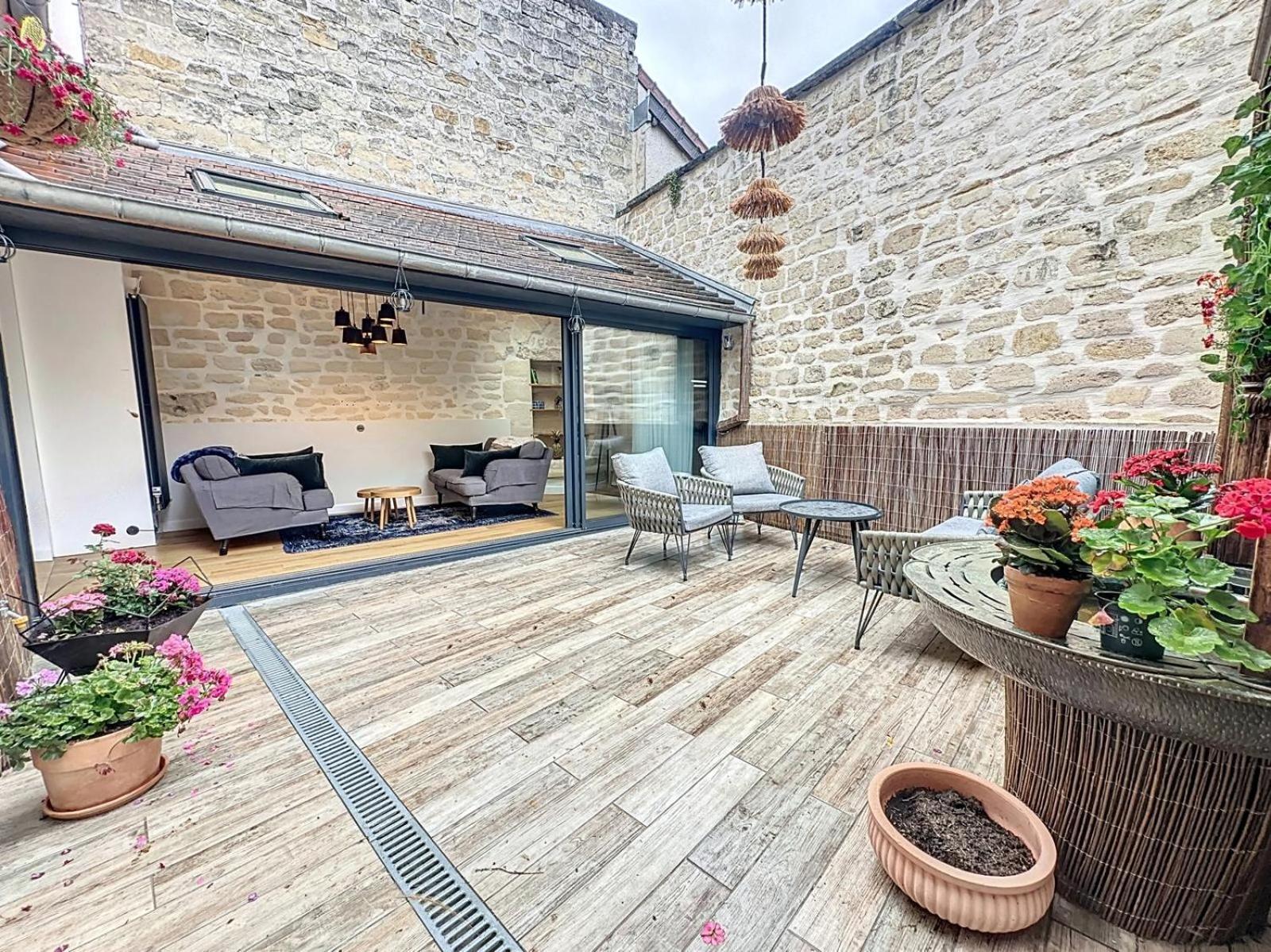 Suite Appart Place Versepuy Chantilly Exterior photo